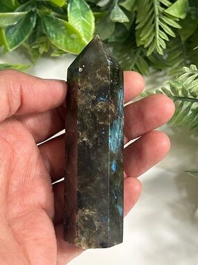 💎 3.5” Moody Labradorite Crystal Point Tower